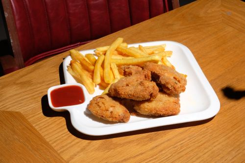 ქათმის ფრთები სრირაჩას სოუსით