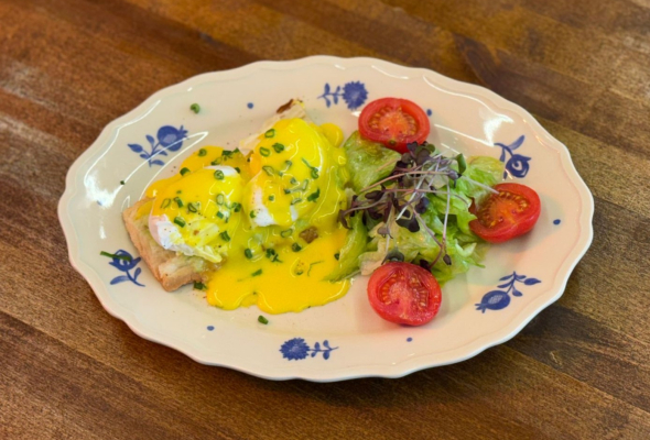 დედას პური ავოკადოთი და კვერცხით