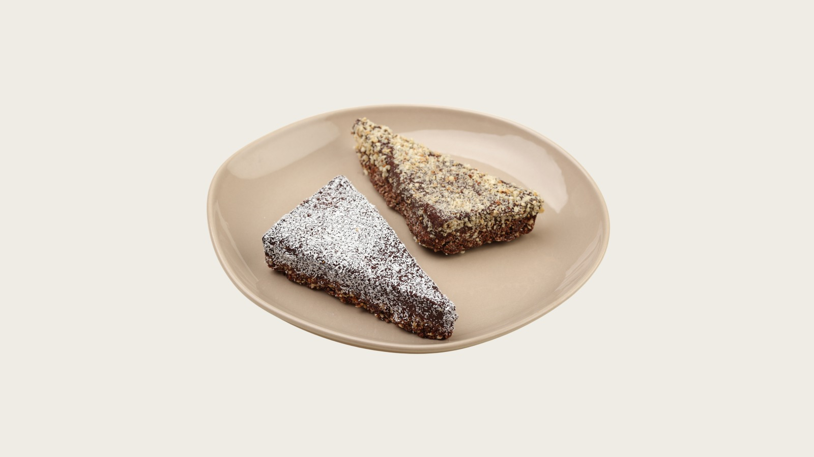 ფინიკის და კაკაოს ბარი ნუშით