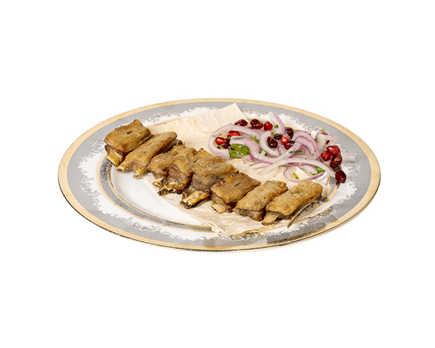 ცხვრის ნეკნების მწვადი